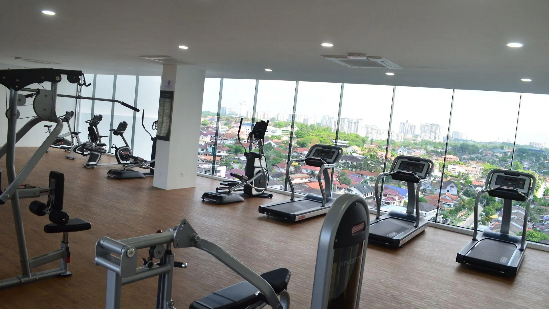 1 Tebrau Suites Johor Bahru Apartamento