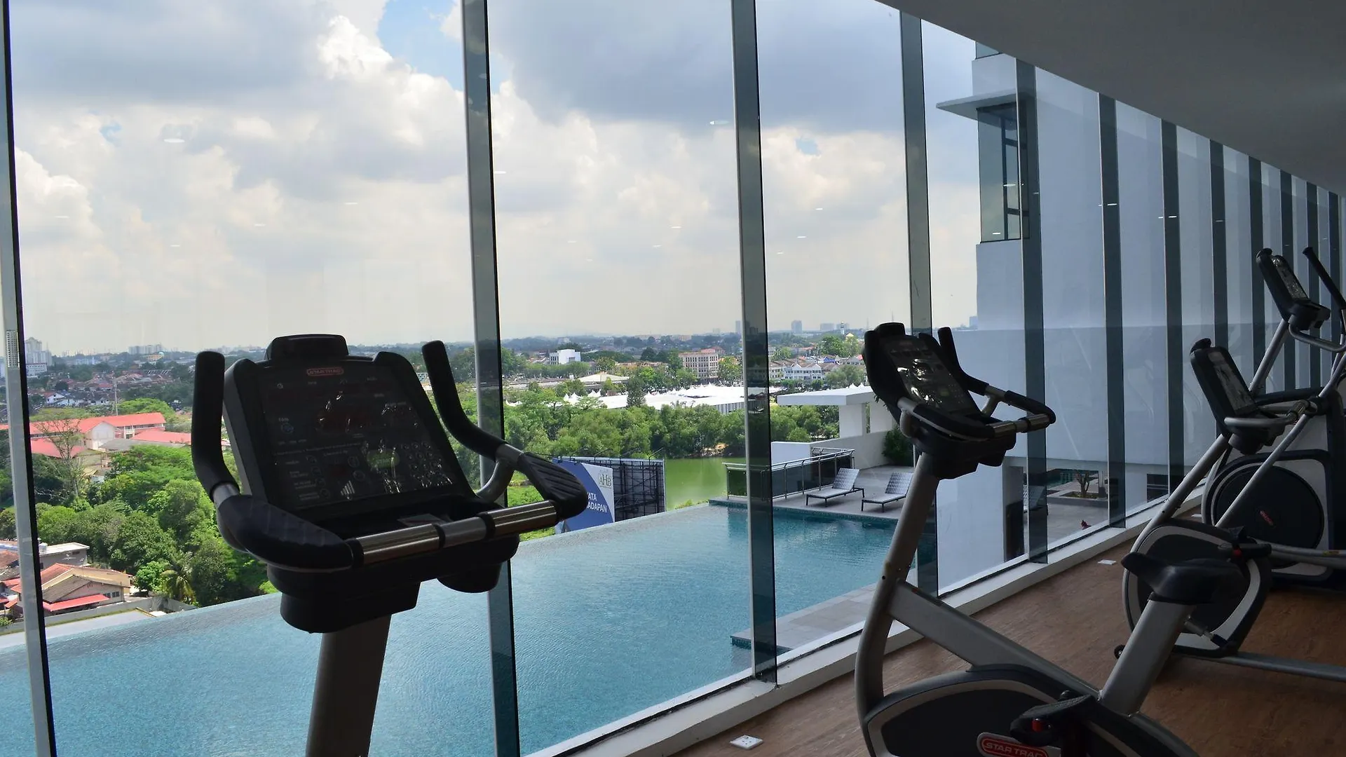 Apartamento 1 Tebrau Suites Johor Bahru