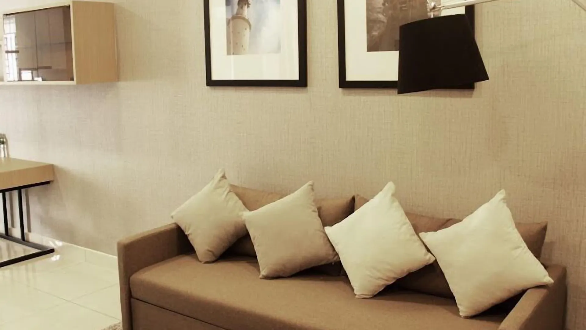 1 Tebrau Suites Johor Bahru Apartamento