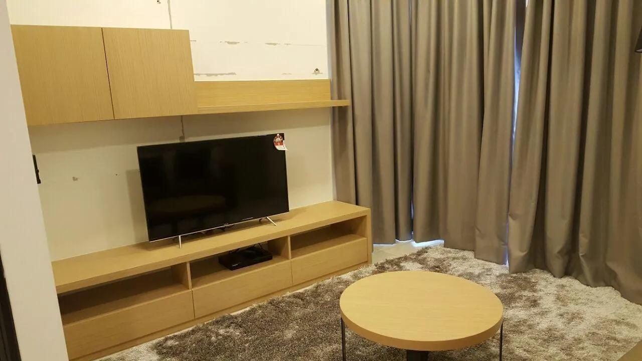 1 Tebrau Suites Johor Bahru 0*,