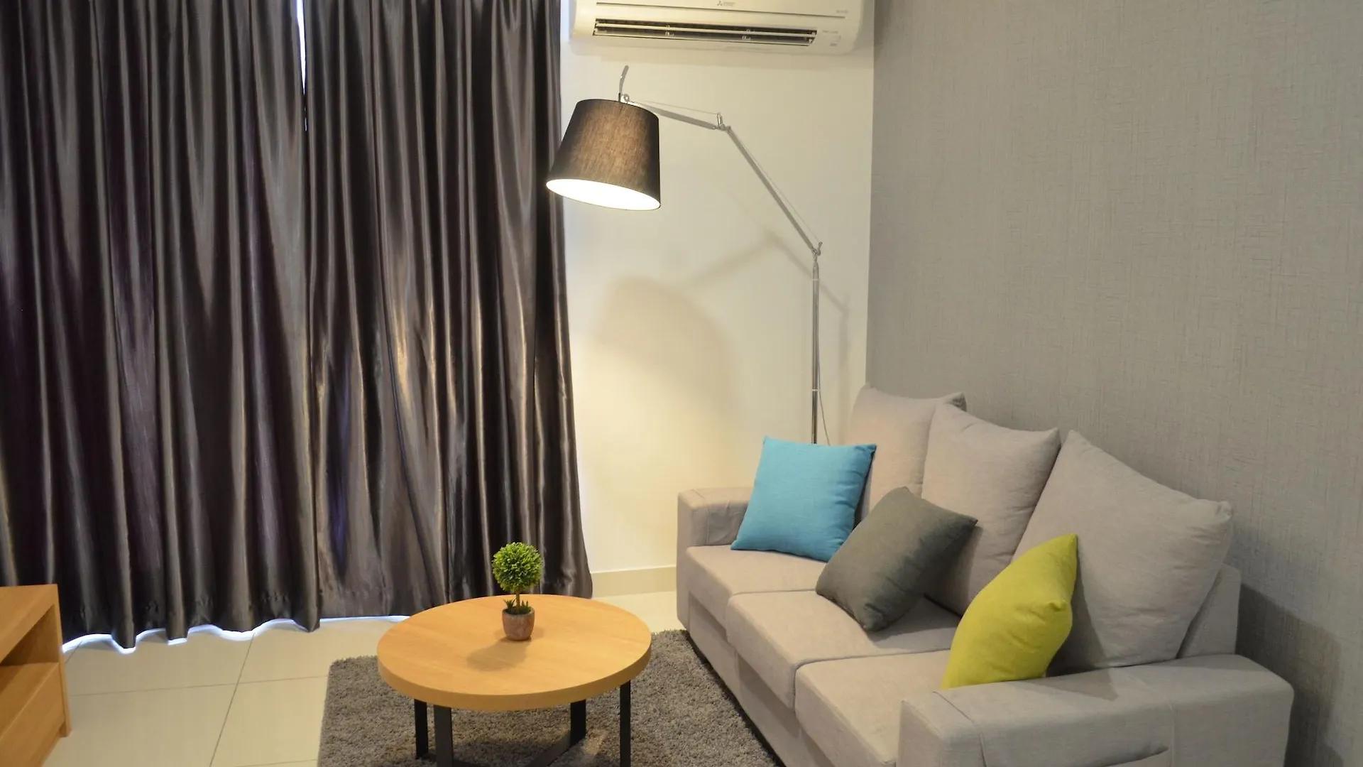 Apartamento 1 Tebrau Suites Johor Bahru Malásia